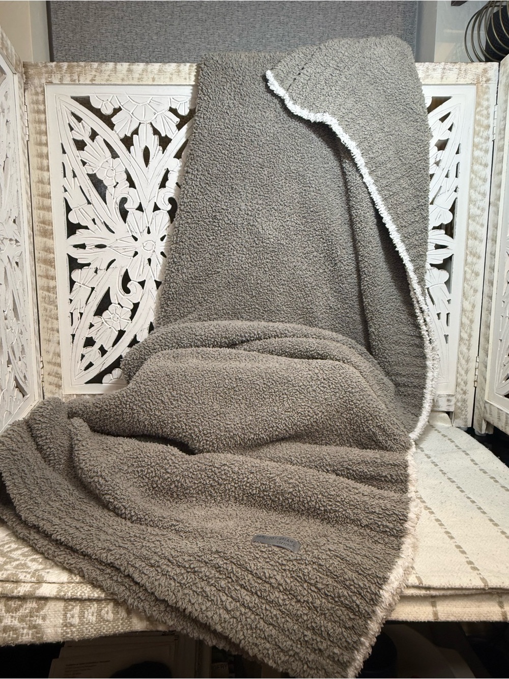 Barefoot Dreams CozyChic Sherpa Throw in Taupe Gray